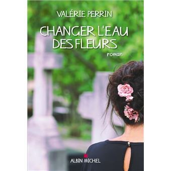 Changer l'eau des fleurs - Click to enlarge picture.
